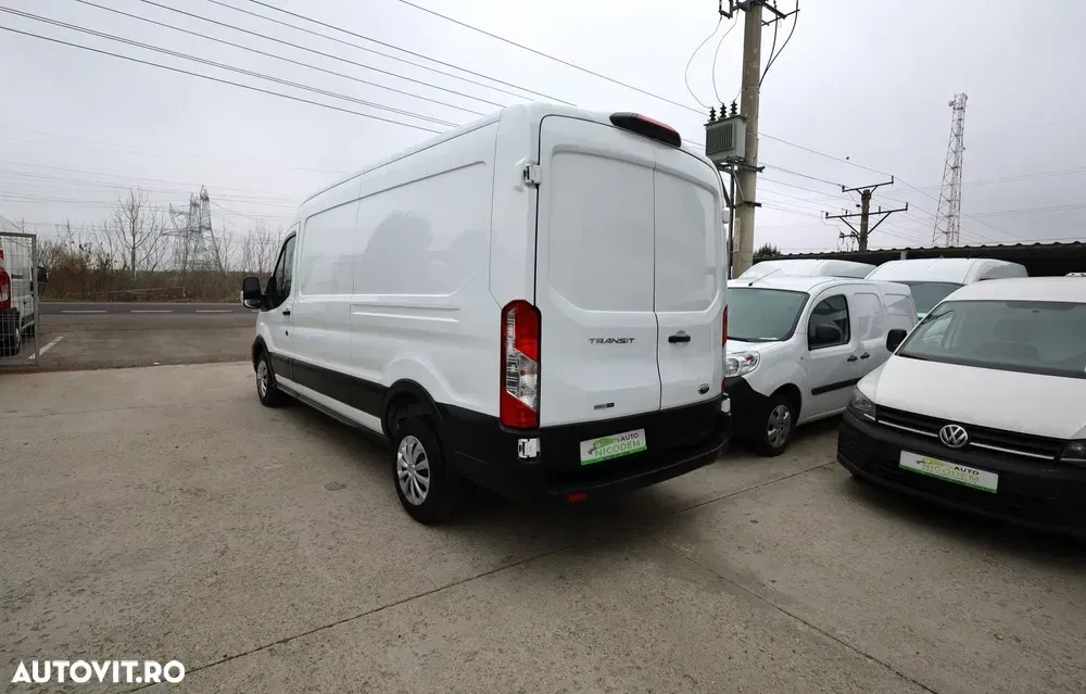 Ford Transit — imagine 4