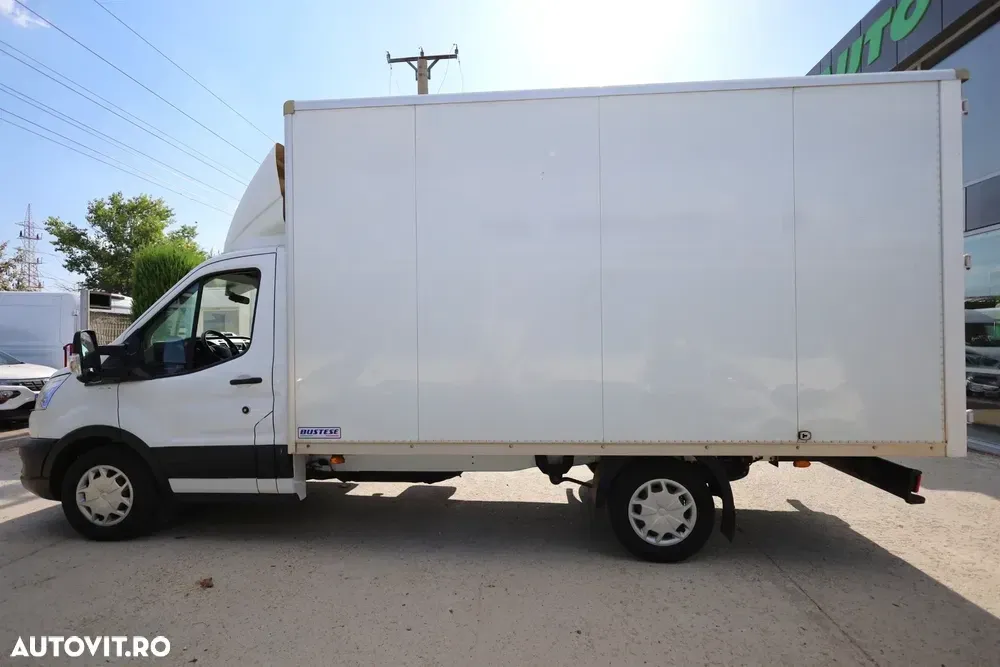 Ford Transit — imagine 3