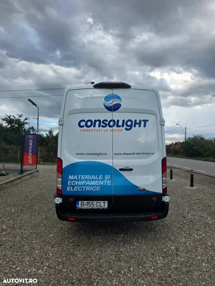 Ford Transit — imagine 4