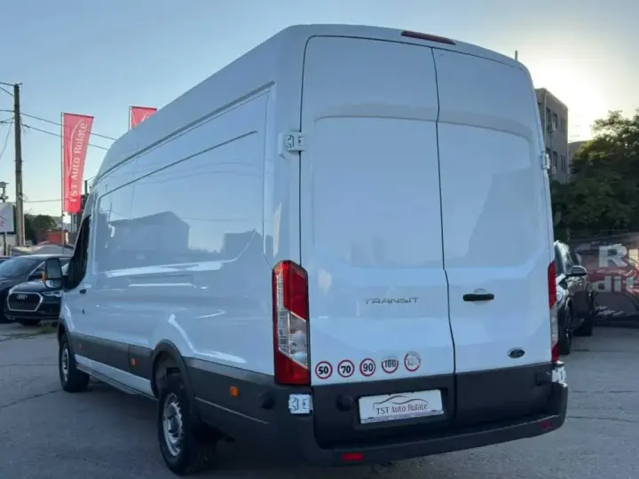 Ford Transit L4H3