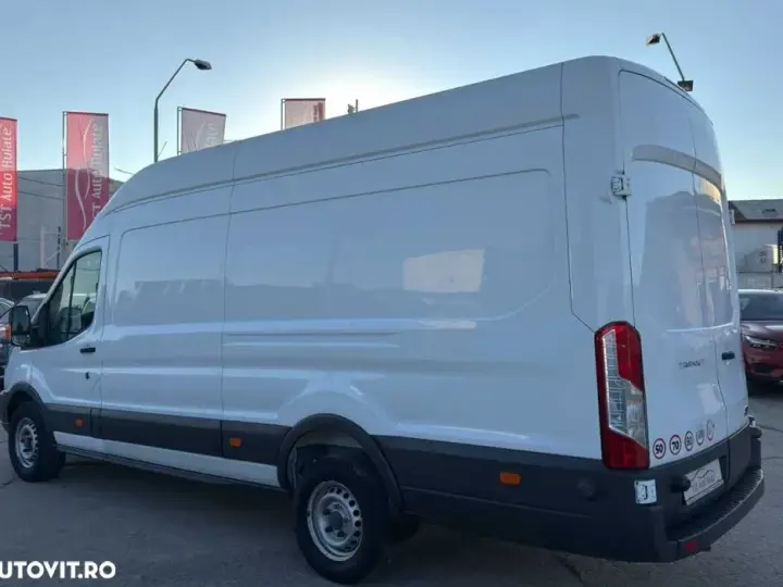 Ford Transit L4H3
