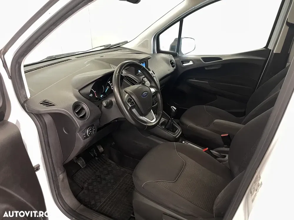 Ford Transit Courier — imagine 5