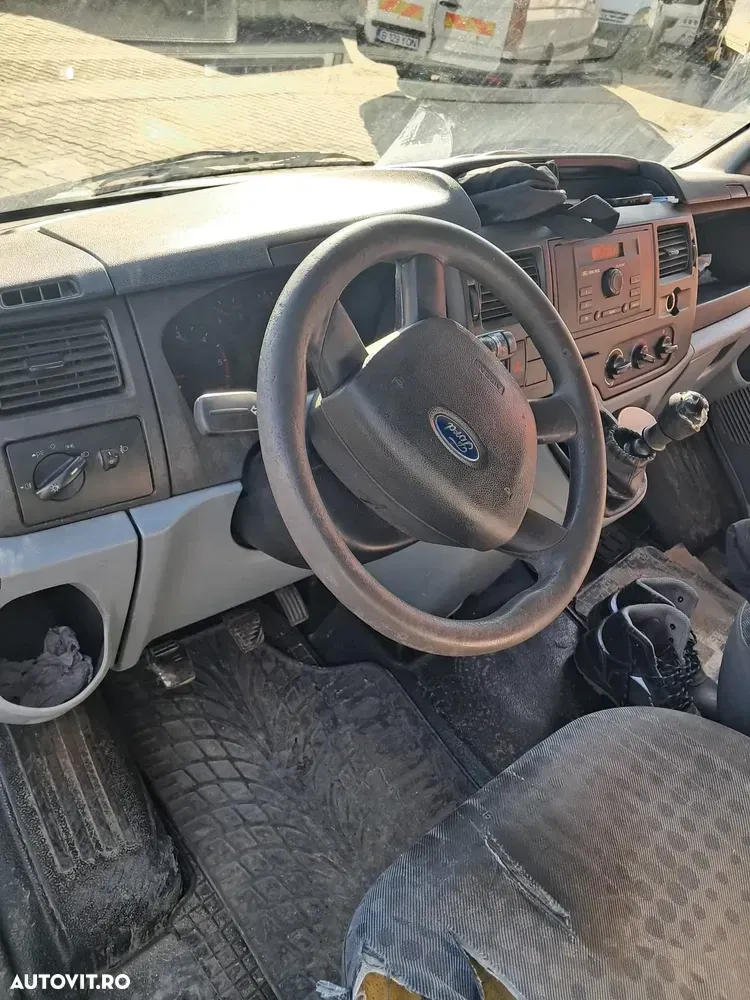 Ford Transit — imagine 6