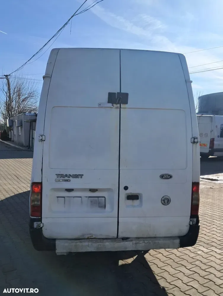 Ford Transit — imagine 4