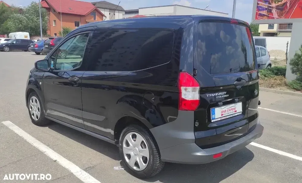 Ford Transit Courier — imagine 6