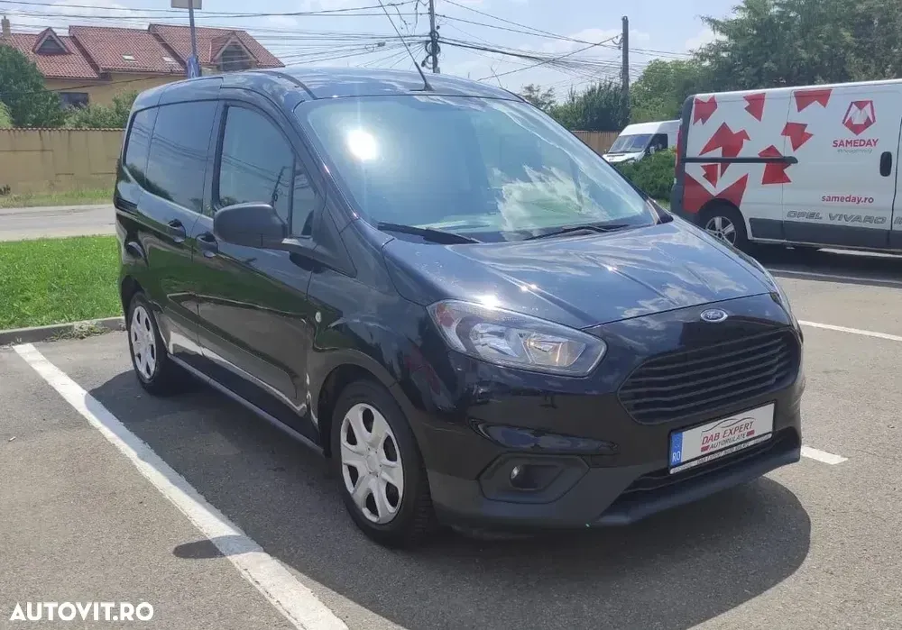 Ford Transit Courier — imagine 3