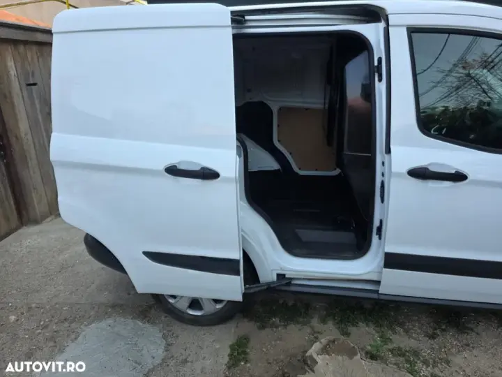 Ford Transit Courier