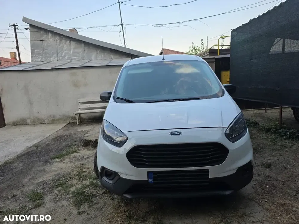 Ford Transit Courier — imagine 3
