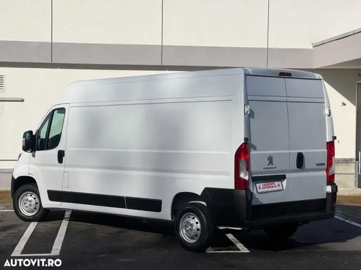 Peugeot Boxer 335 L3H2 13m3 2.2 BlueHDi 140cp