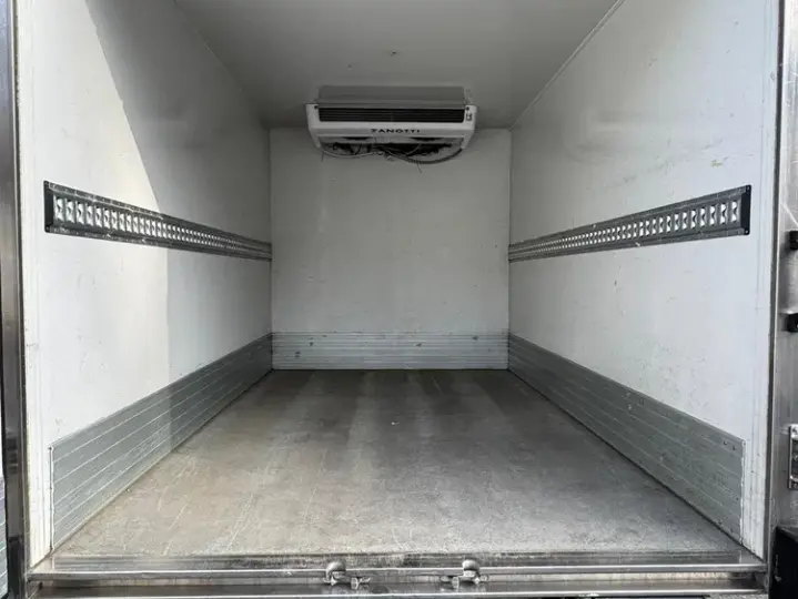 Isuzu N1R N35 frigorific