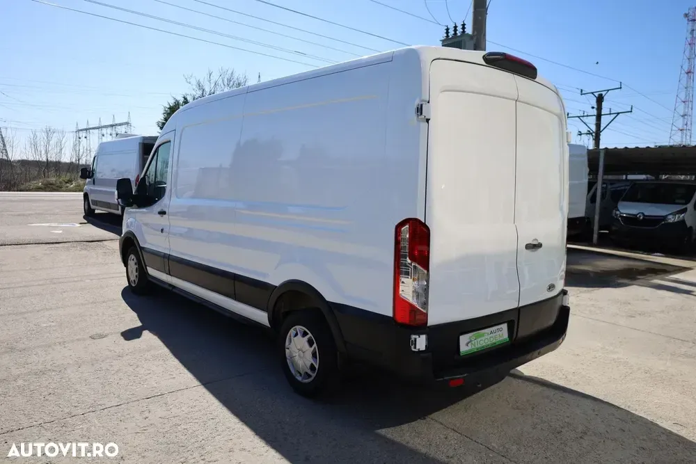 Ford Transit — imagine 4