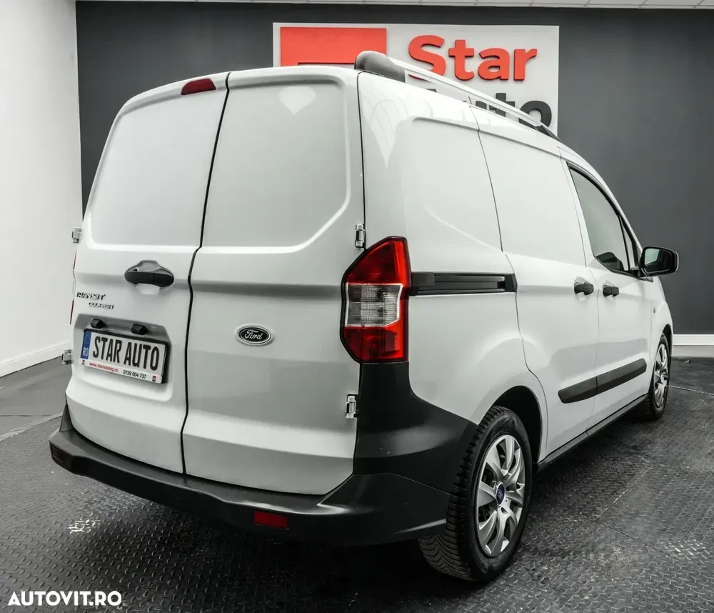 Ford Transit Courier — imagine 6
