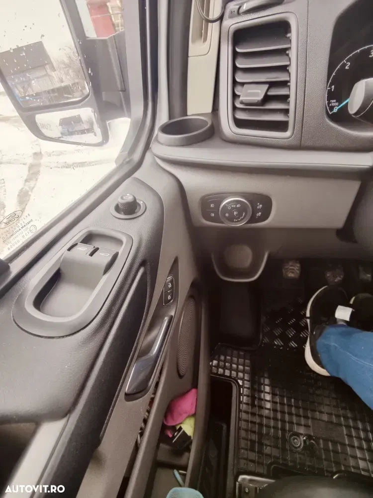 Ford Transit Custom — imagine 4