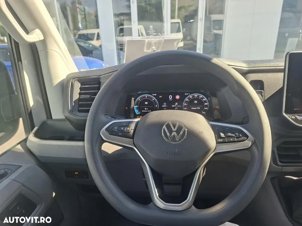 Volkswagen Crafter 3.5 Furgon — imagine 6