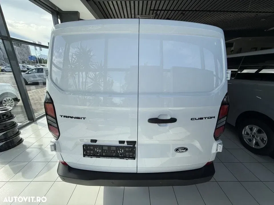 Ford Transit Custom — imagine 3