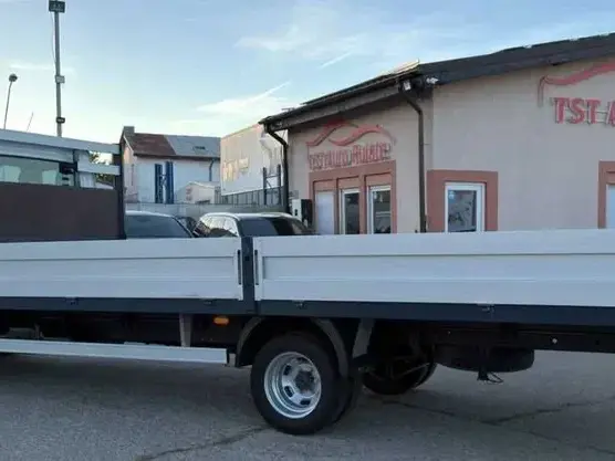 Iveco DAILY PLATFORMA CU OBLOANE