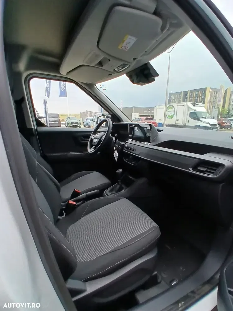 Ford Transit Courier — imagine 4
