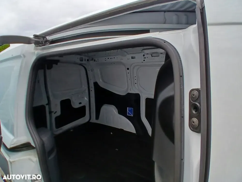 Ford Transit Courier — imagine 3