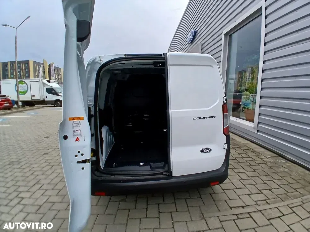 Ford Transit Courier — imagine 5