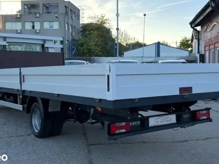 Iveco DAILY PLATFORMA CU OBLOANE