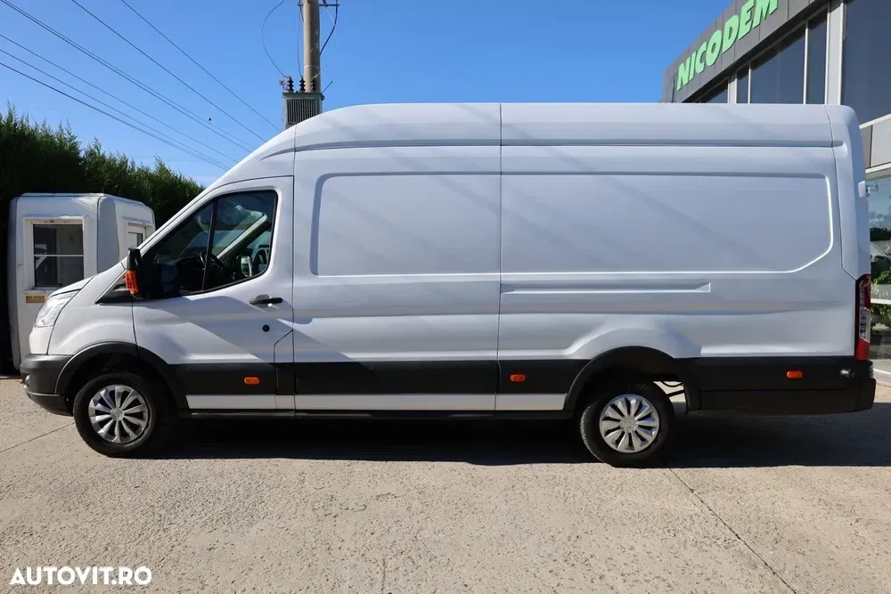 Ford Transit — imagine 3