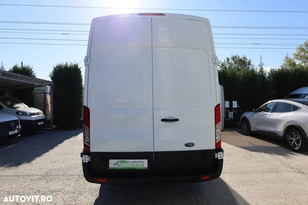 Ford Transit — imagine 5