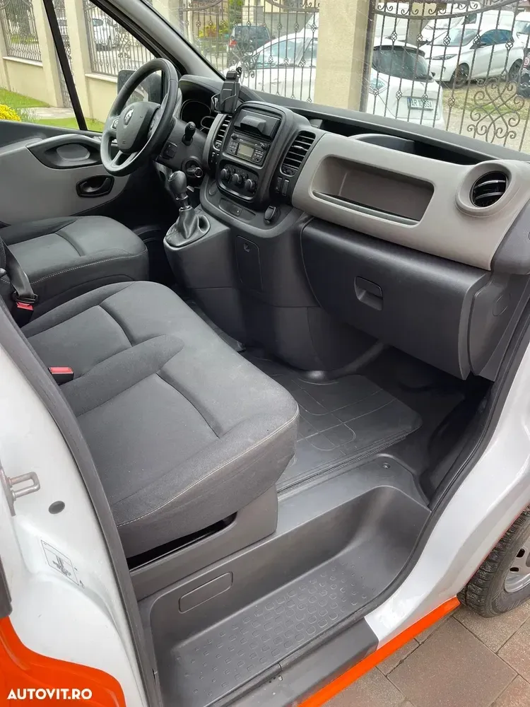 Renault TRAFIC — imagine 6