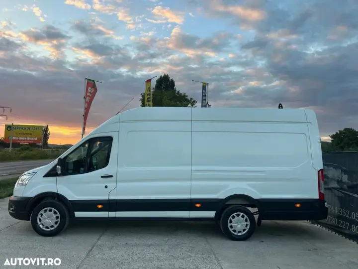 Ford Transit L4H3