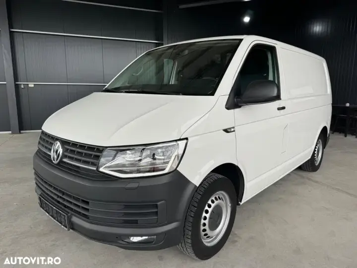 Volkswagen Transporter cu rafturi