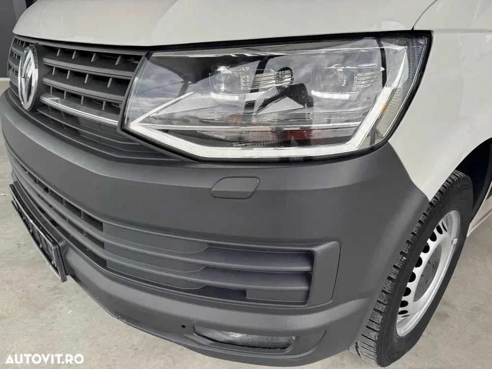 Volkswagen Transporter cu rafturi — imagine 6