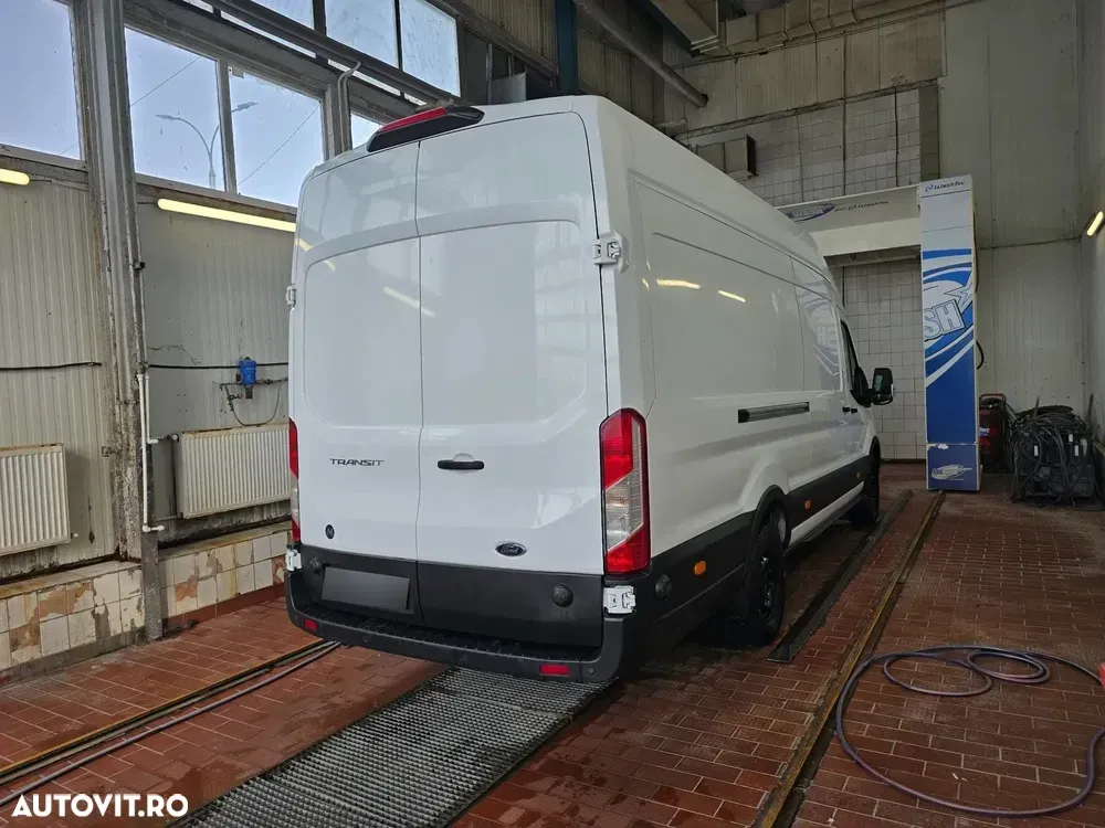 Ford Transit — imagine 4
