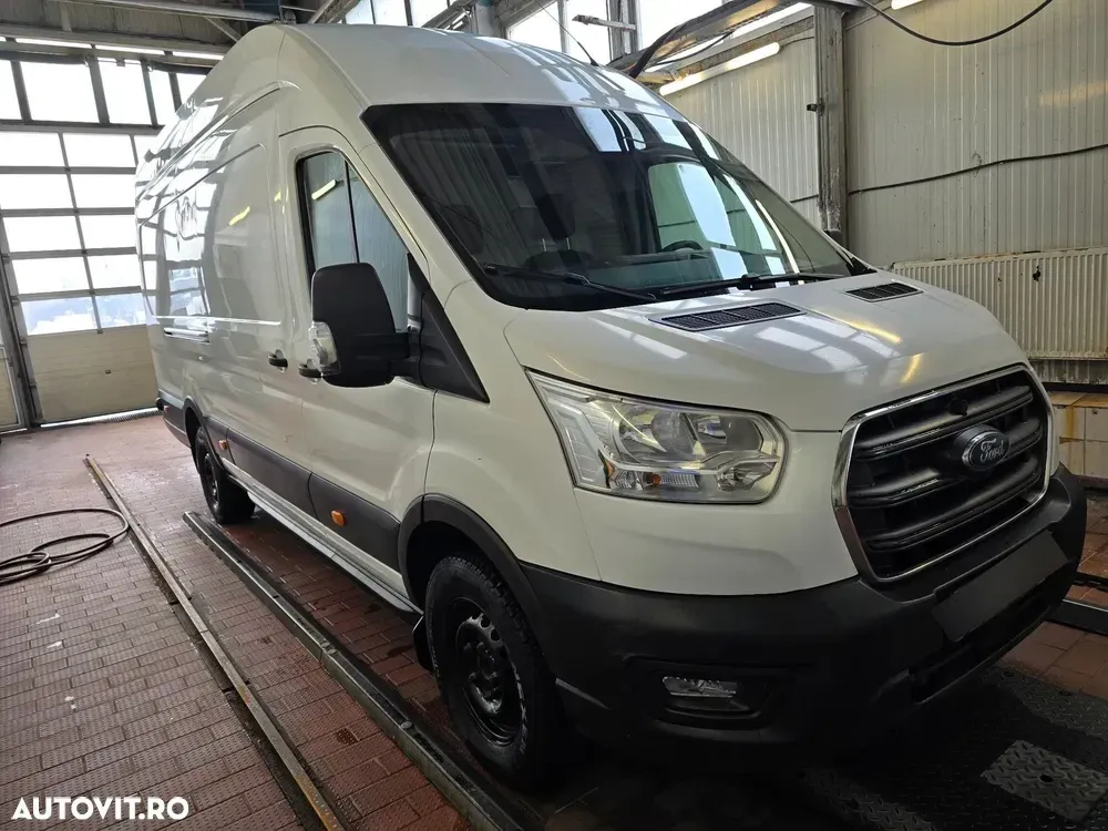 Ford Transit — imagine 3