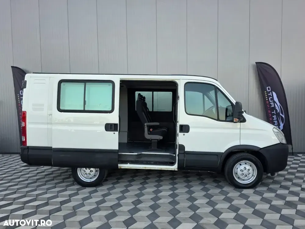 Iveco Daily 2.3D EURO5*//7Locuri //Cabina Dubla//Clima//Rate FIXE//Avans ZERO — imagine 3