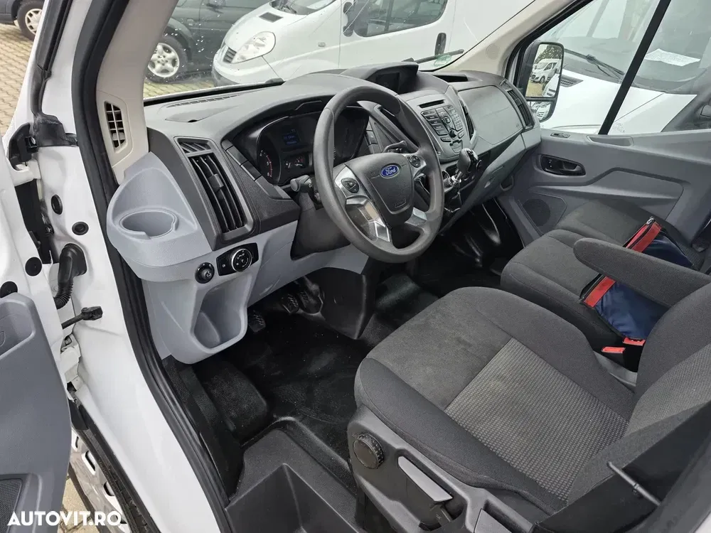 Ford Transit — imagine 5