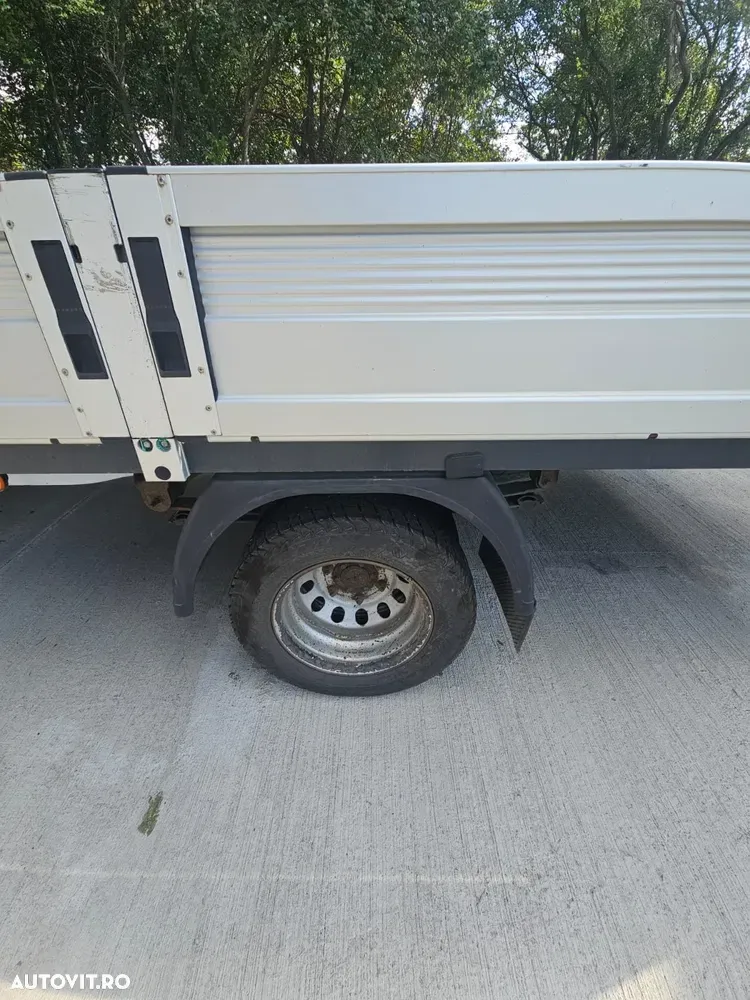 Ford Transit — imagine 4