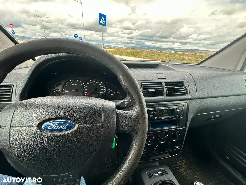 Ford TRANSIT CONNECT — imagine 5
