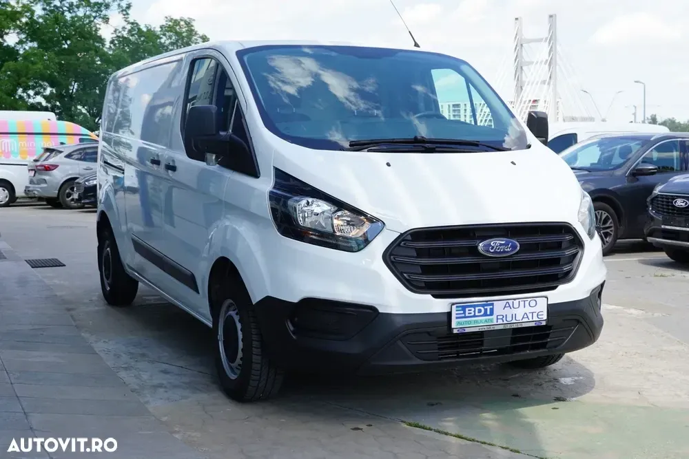 Ford Transit Custom — imagine 3