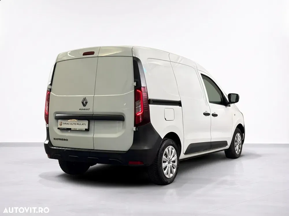 Renault Express — imagine 5