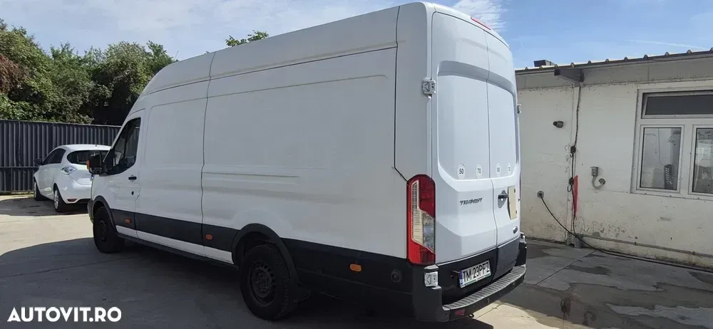 Ford Transit — imagine 3