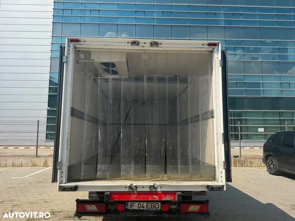 Ford Transit — imagine 3