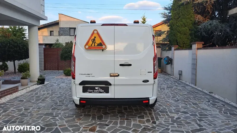 Ford CUSTOM VAN TREND L1H1 FWD — imagine 5