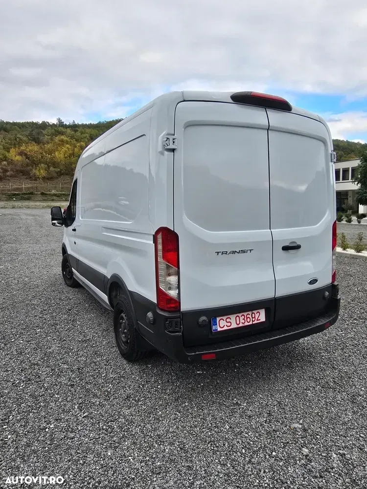 Ford Transit — imagine 4