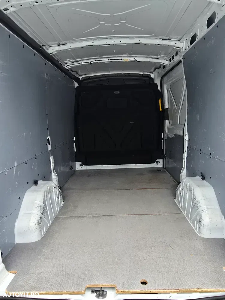 Ford Transit — imagine 6