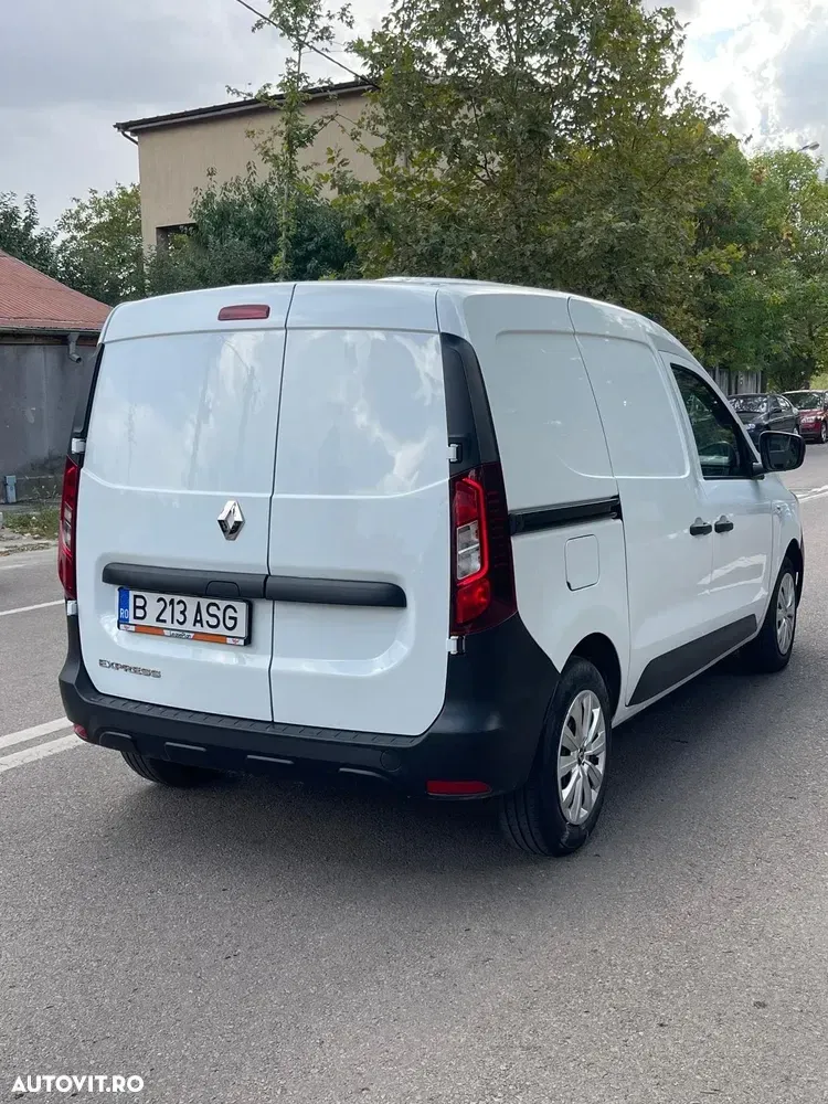 Renault Express — imagine 5