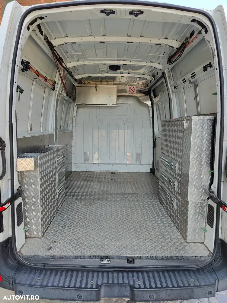 Renault Master L2H2 — imagine 4