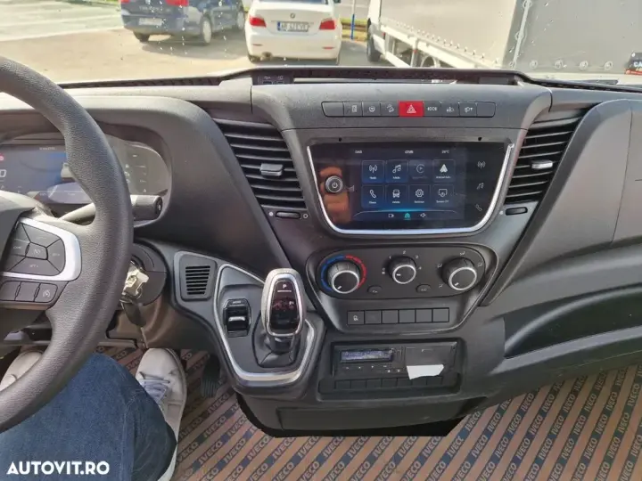 Iveco Daily 50C18HA8Z detarat la 3.5t, cu prelata 14 EWP