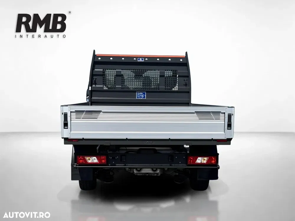 Ford Transit — imagine 4
