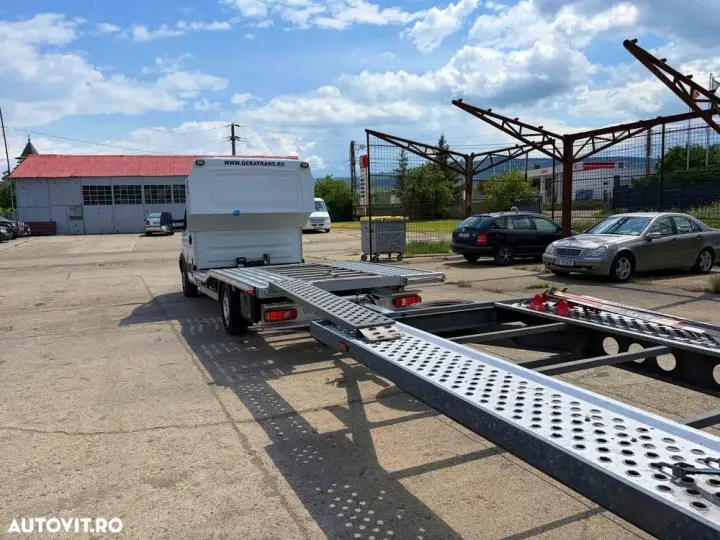 Iveco Daily 35S17 - transportor 3 pozitii