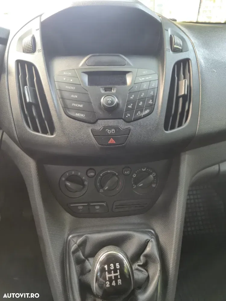Ford Transit — imagine 3