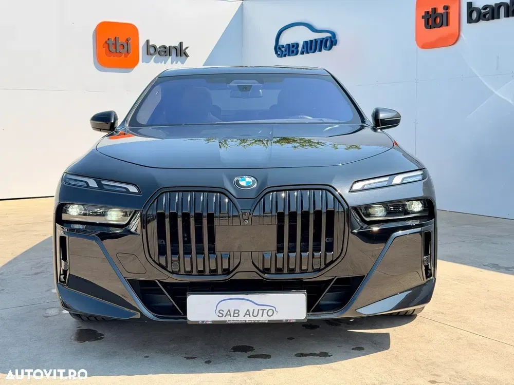 BMW Seria 7 730d xDrive — imagine 2